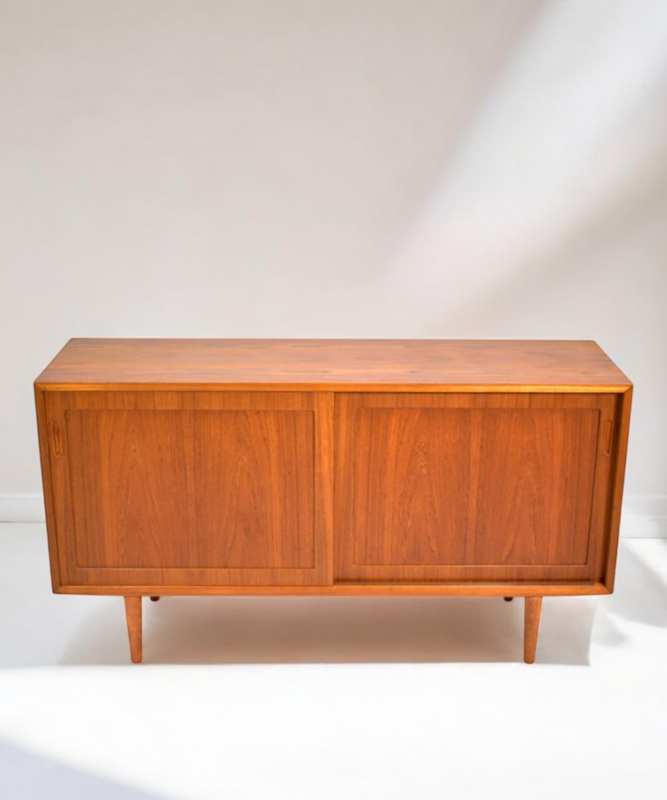 F 447 JC Teak sidebaord by Poul Hundevad, 1970s