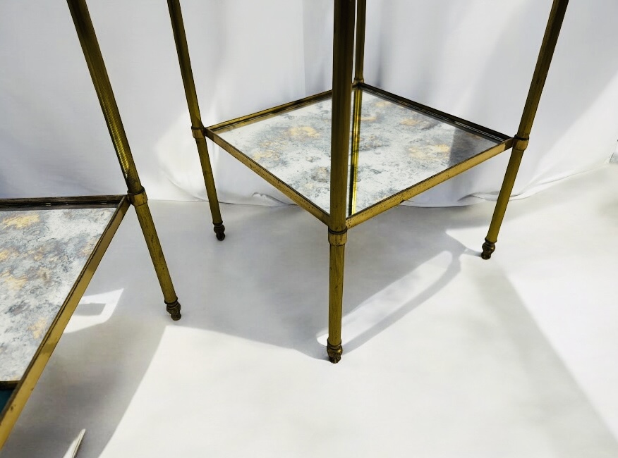 F 452 AG Pair of side table brass and oxide mirror 