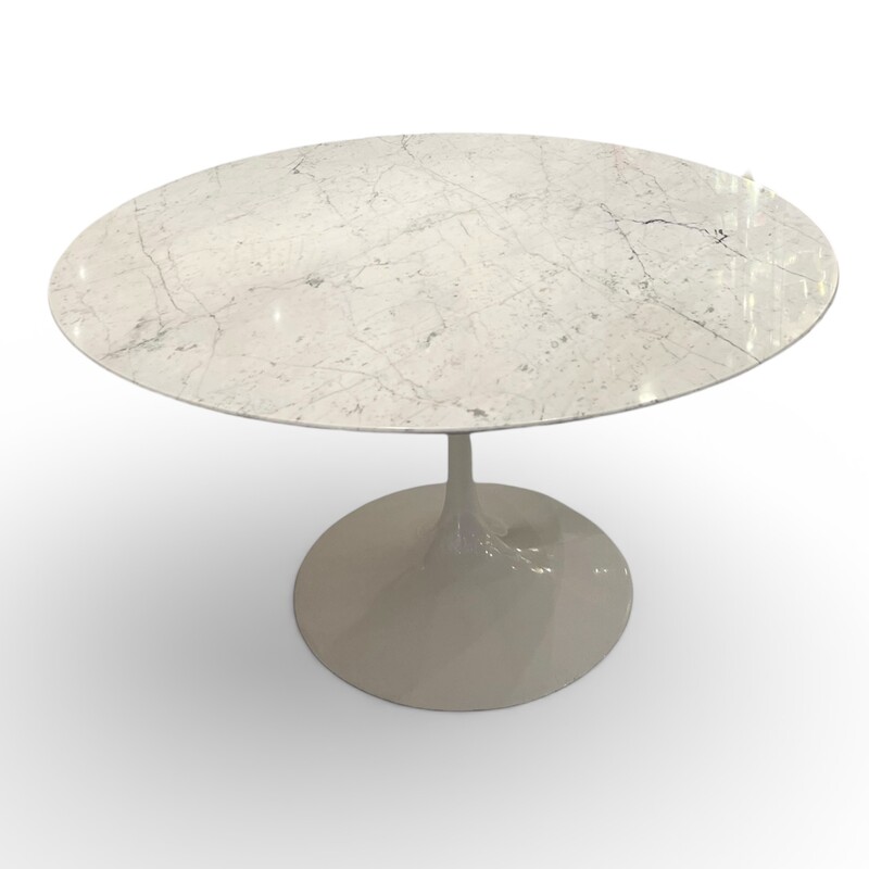 F 453 APO round marble tulip dining table by Eero Saarinen for Knoll 