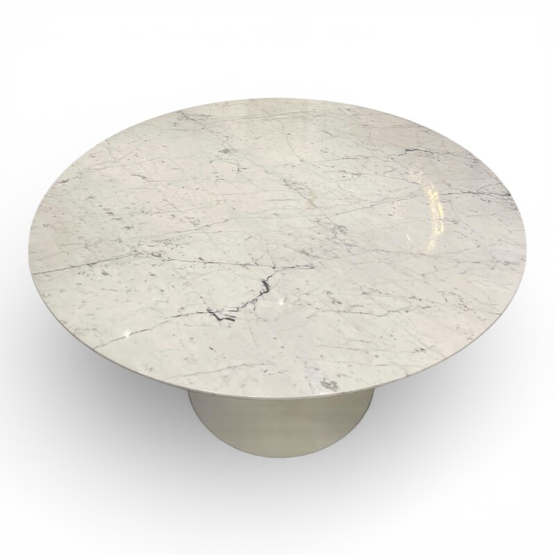 F 453 APO round marble tulip dining table by Eero Saarinen for Knoll 