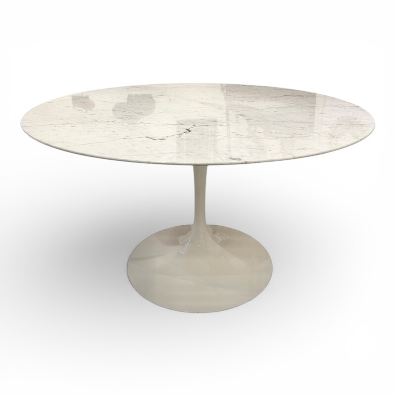 F 453 APO round marble tulip dining table by Eero Saarinen for Knoll 