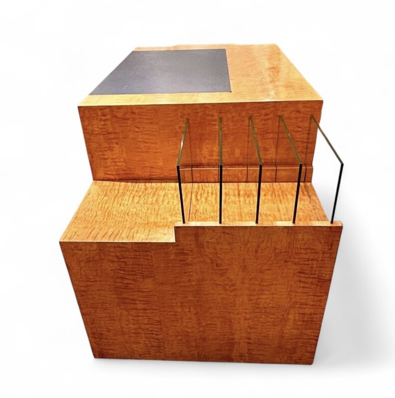 F 460 AS French modernist desk in golden elm, leather and glass with a leather armchair