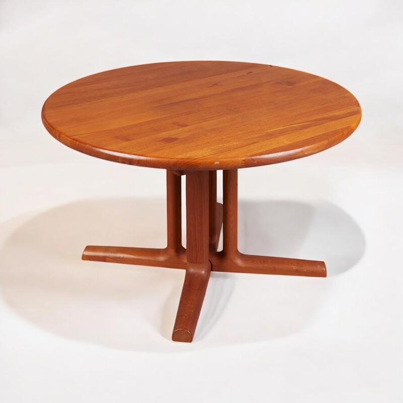 F 462 AG Extendable dining table by Dyrlund in teak Ca 1960