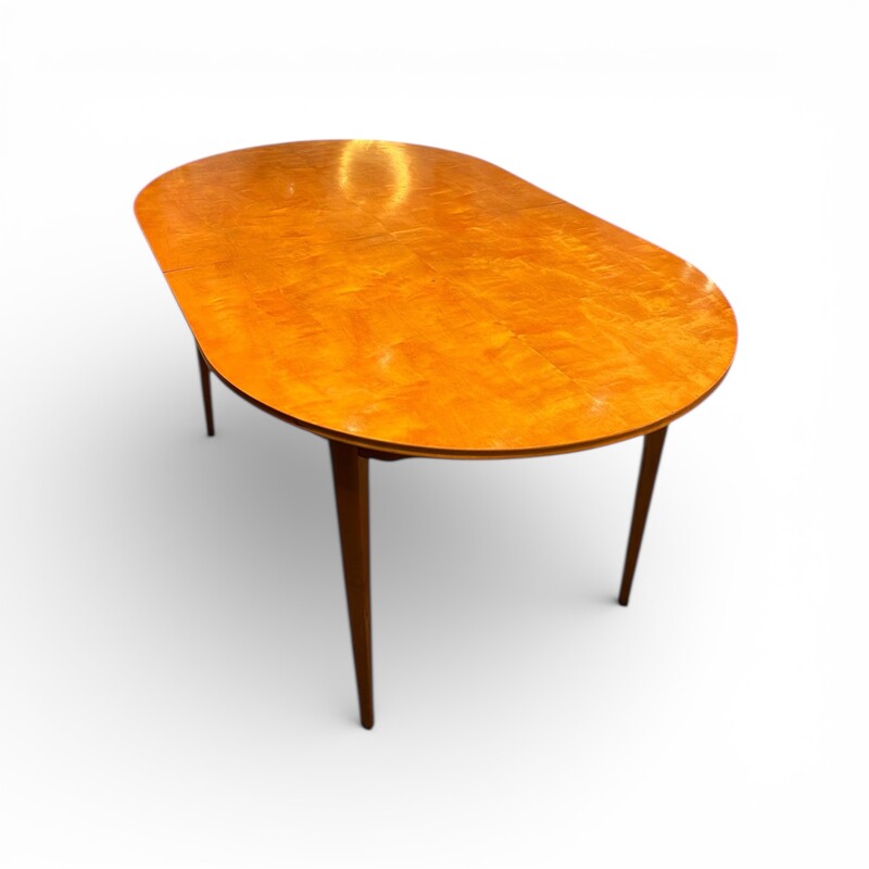 F 466 AG extendable ovale dining table