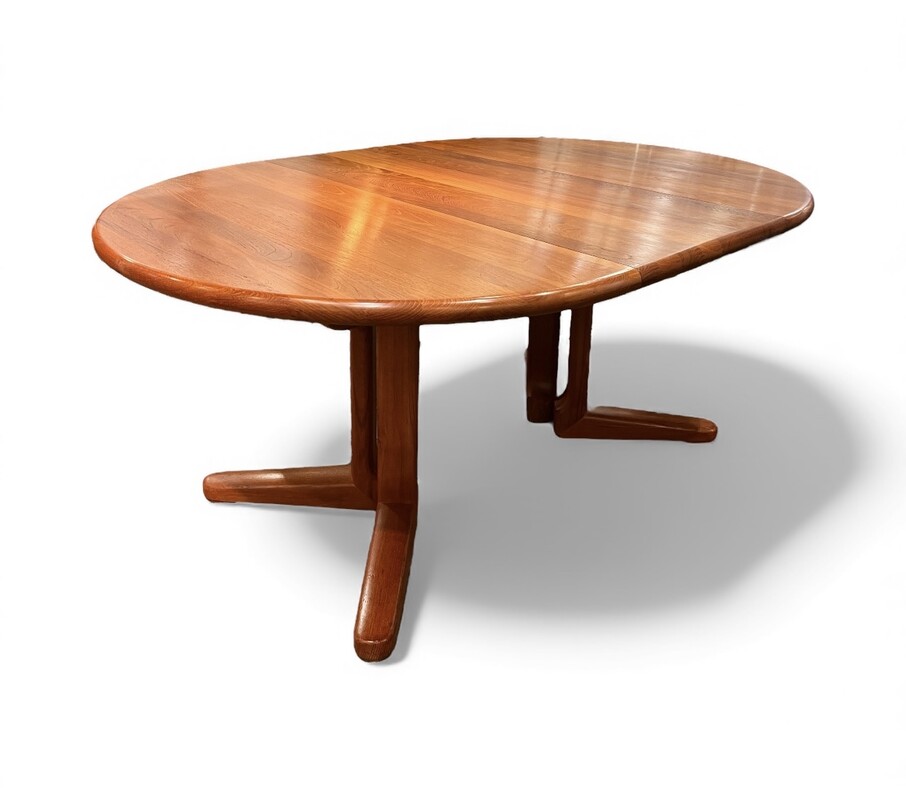 F 467 AS round/ovale extendable teak dining table, 1970’s