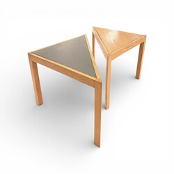 F 470 AV pair of side tables / coffee tables, Italy 1980’s