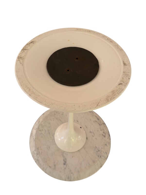 F 477 AV Pair of Eero Saarinen for Knoll Round Side Tables, White, Carrara Marble