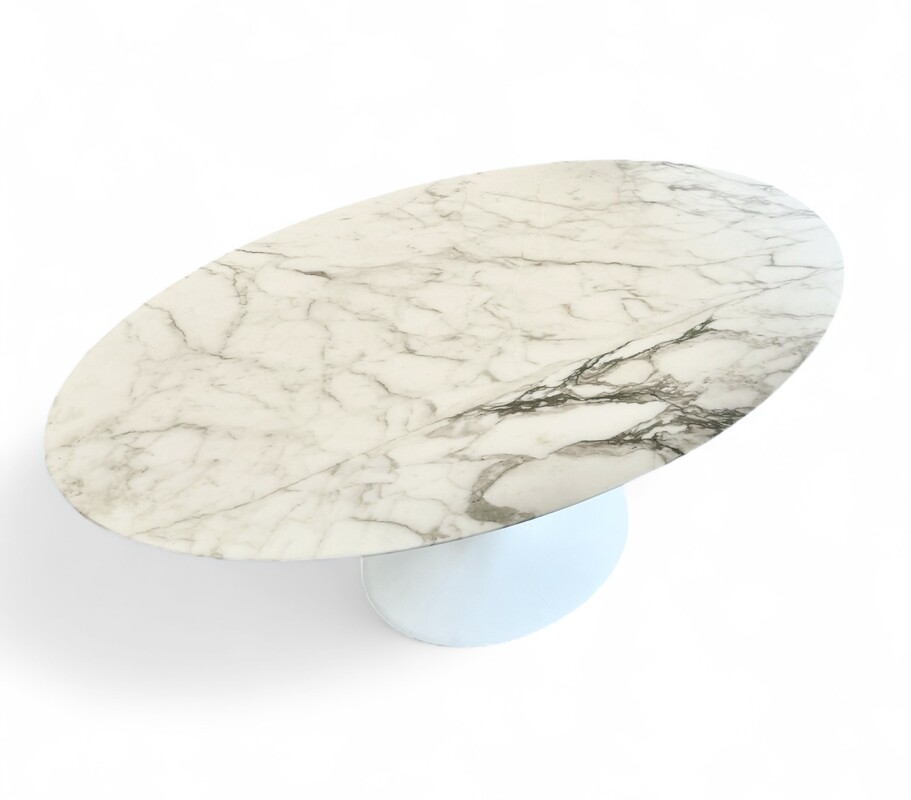 F 479 AV/AG Eero Saarinen by Knoll SET : Tulip Dining table + Tulip Chairs.