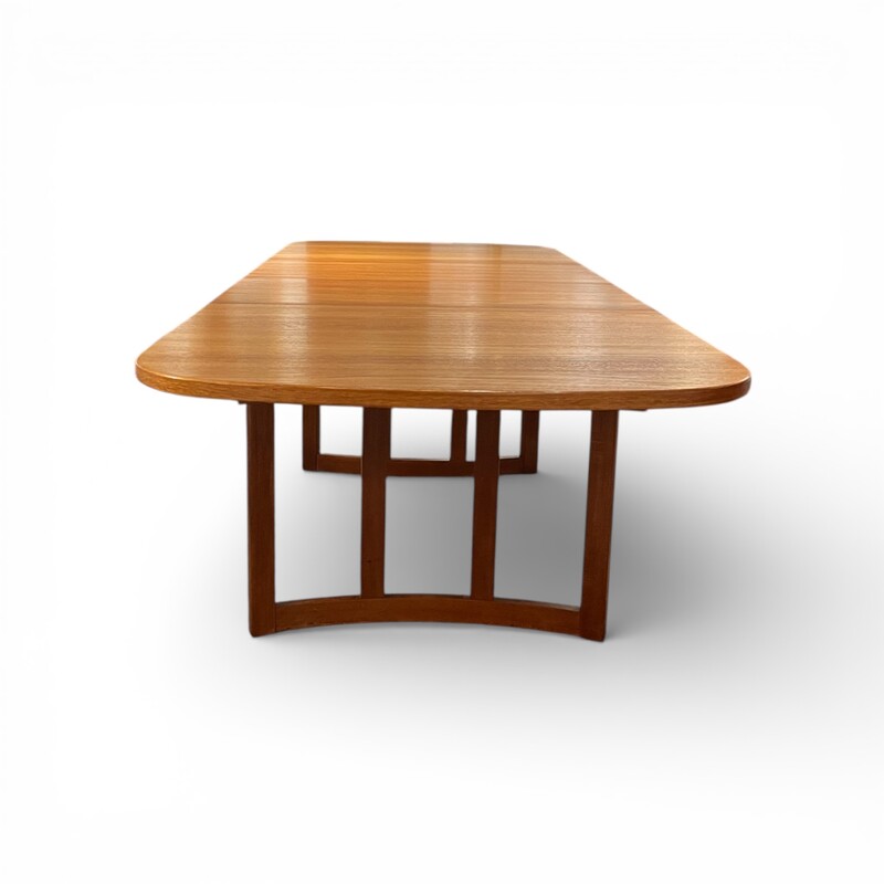 F 479 CK dining table 