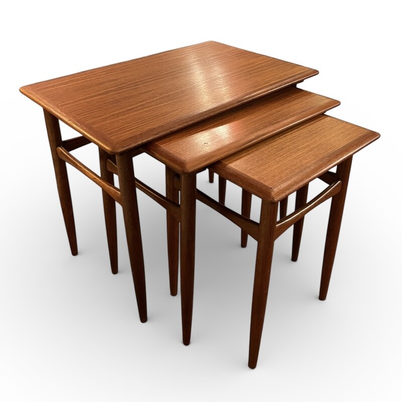F 481 CW teak nesting table, 1960’s