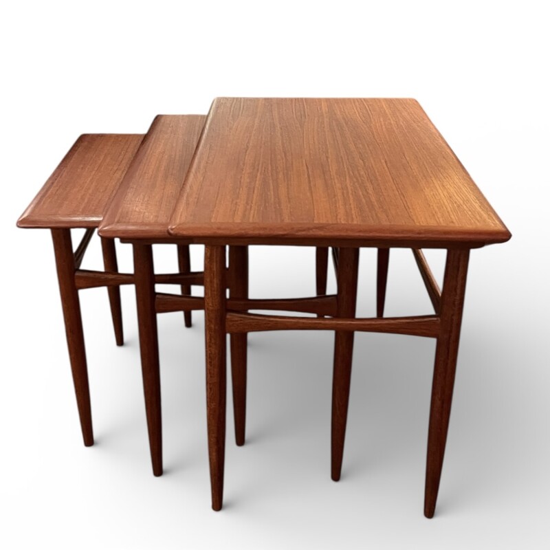 F 481 CW teak nesting table, 1960’s