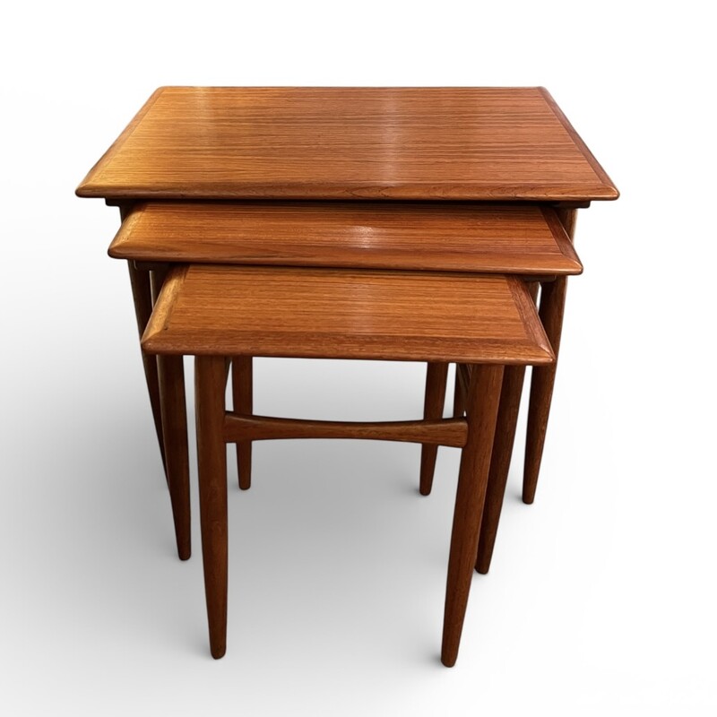 F 481 CW teak nesting table, 1960’s