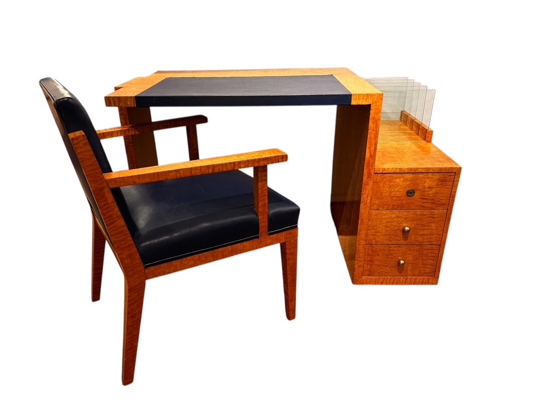 F 482 AS FrenchModernist desk in golden elm , leather and glass with leather armchair