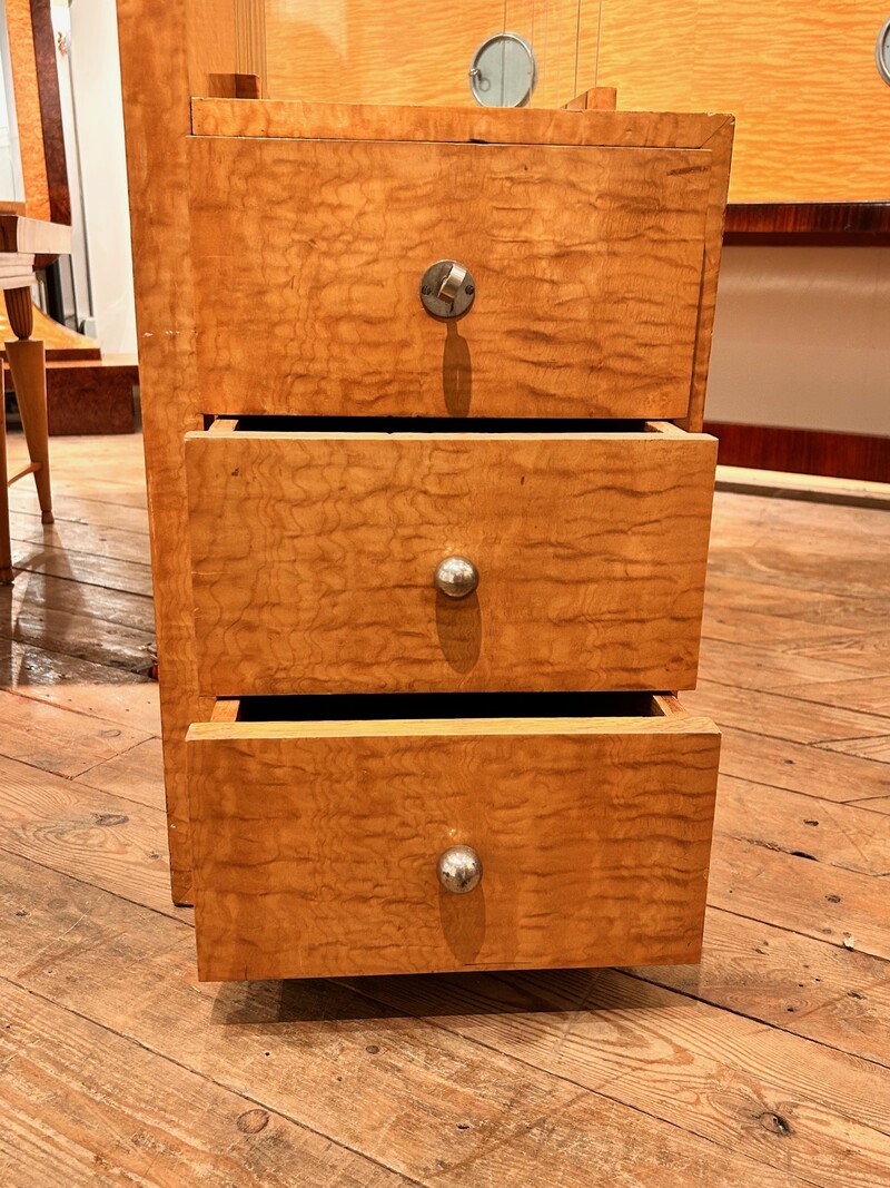 F 482 AS FrenchModernist desk in golden elm , leather and glass with leather armchair