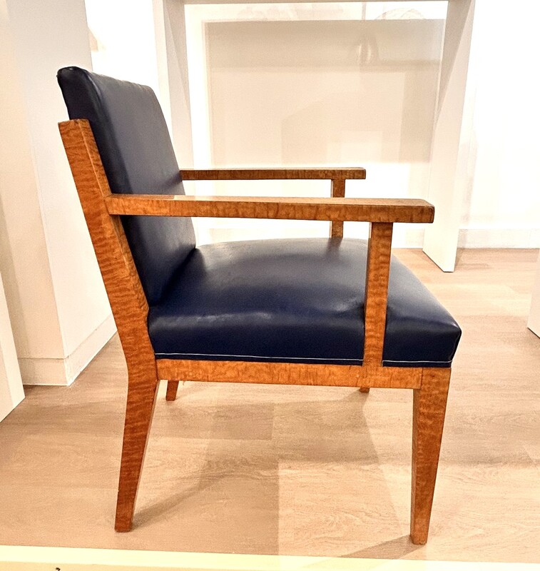 F 482 AS FrenchModernist desk in golden elm , leather and glass with leather armchair