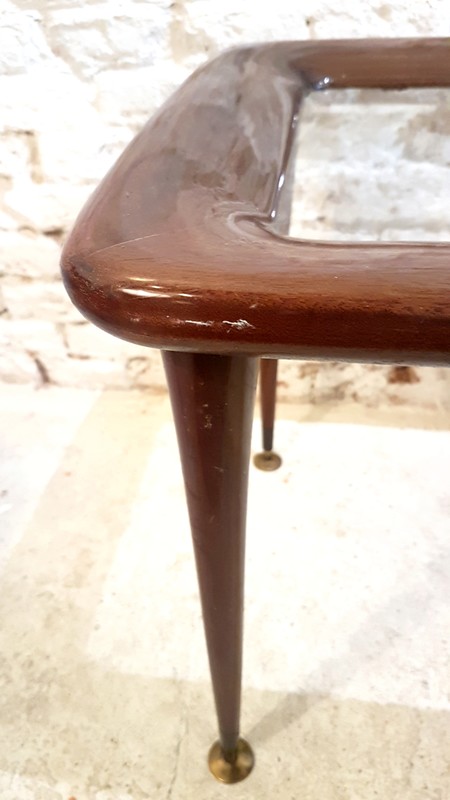 F 485 JC Polished wallnut brass and glass coffee table attrib to Paolo Buffa Italy 1950s