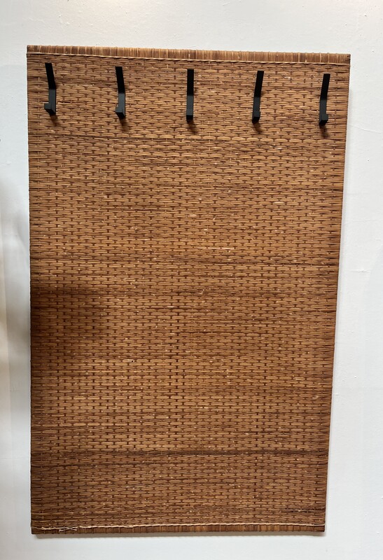 F 487 CY rattan coat rack