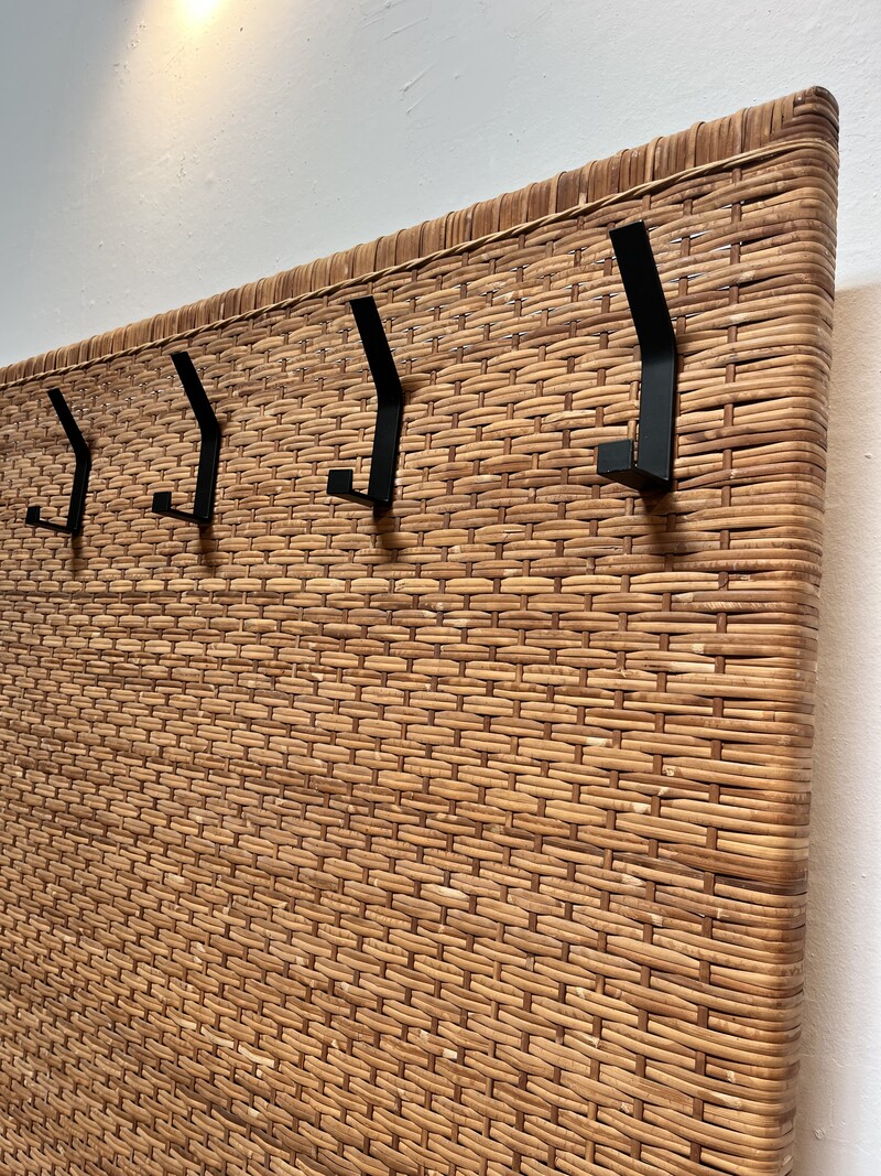F 487 CY rattan coat rack