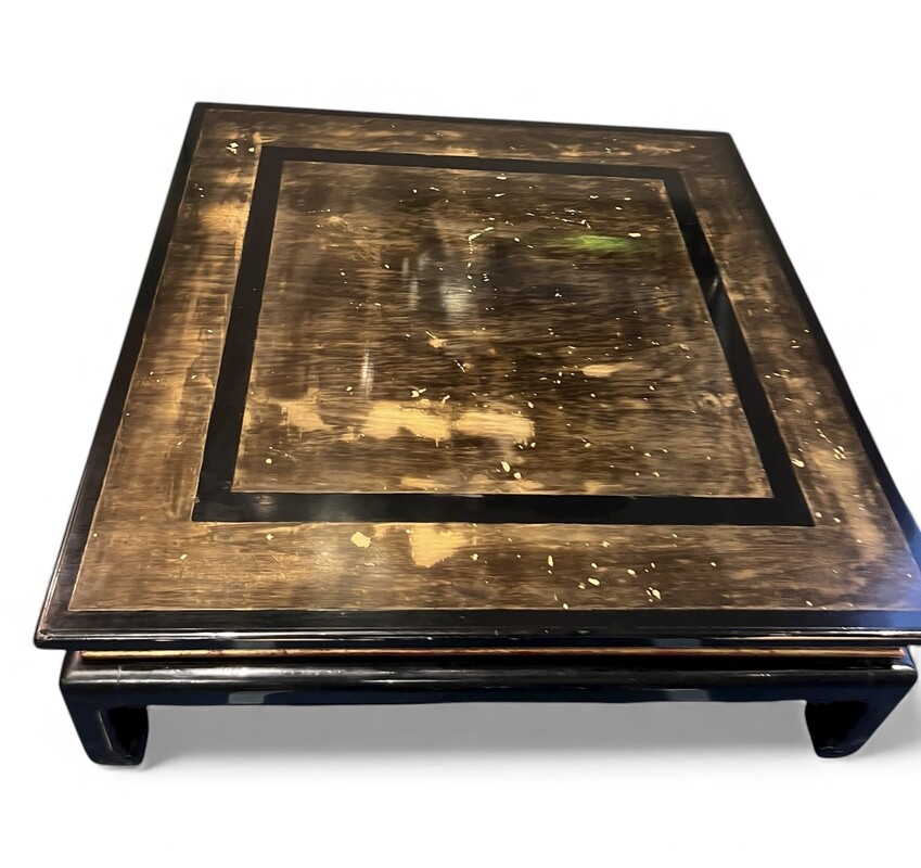 F 487 YD Black and gold chinese coffee table
