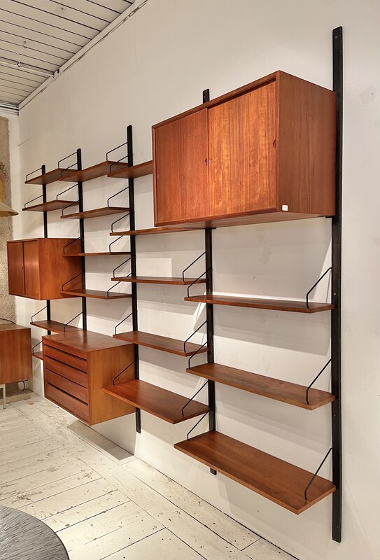 F 489 SC wall unit by Poul Cadovius 