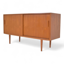 F 492 JC Sliding doors teak sideboard by Poul Hundevad, Denmark 1960s