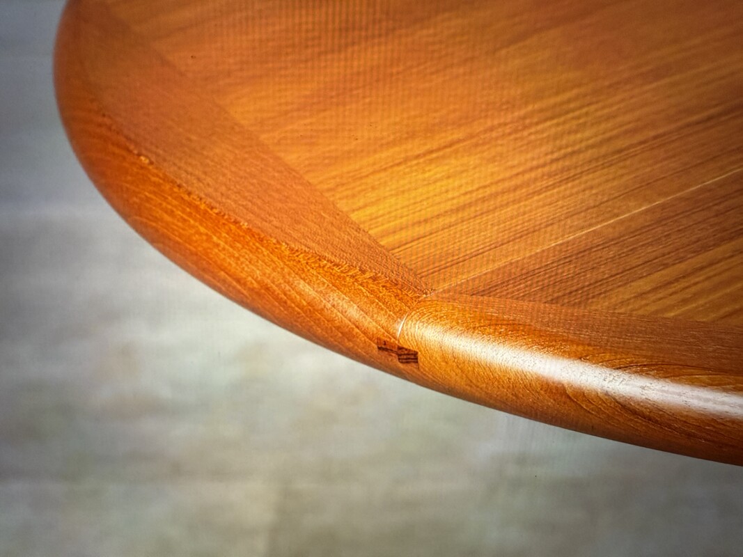 F 493 AG Rare Extra Size Extendable round massif teak by Dyrlund