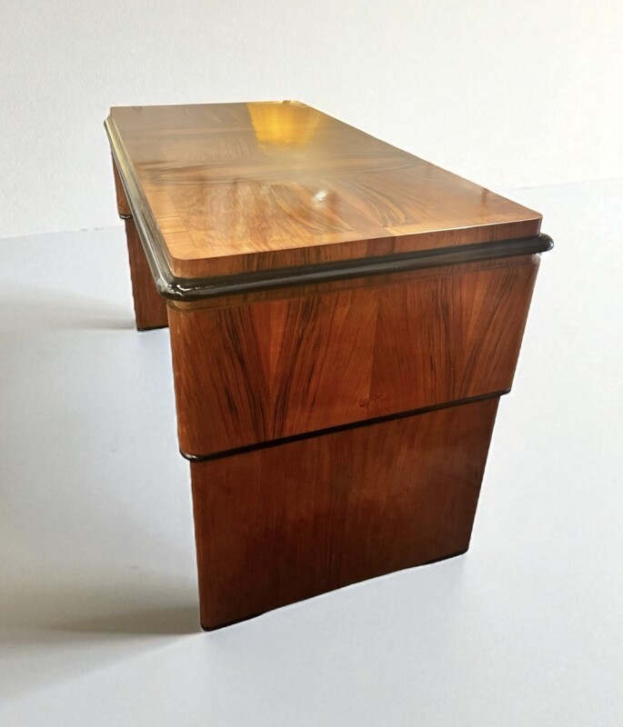 F 495 RP art deco desk, 1930