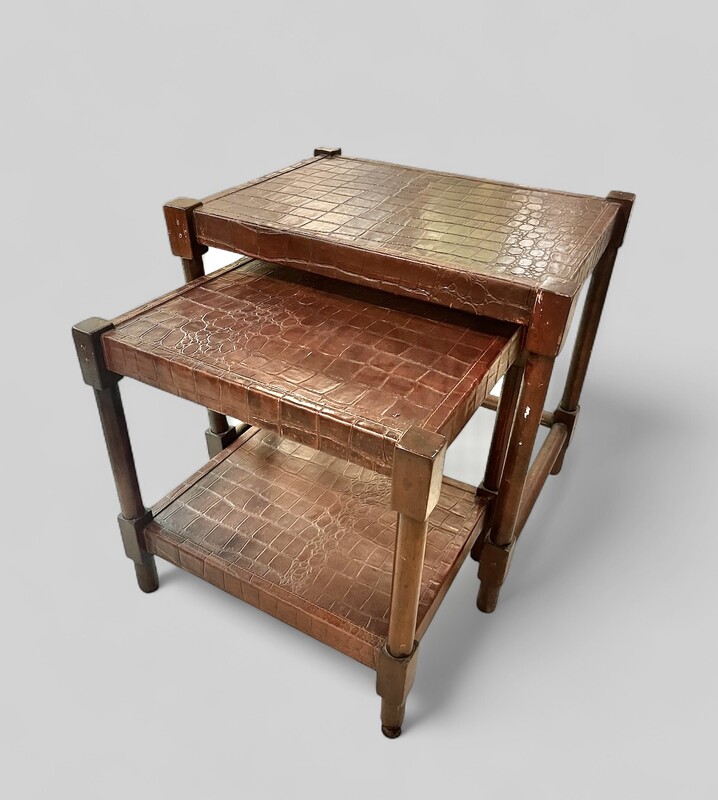F 503 RR pair of leather « croco » nesting tables 