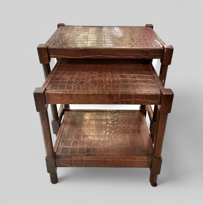 F 503 RR pair of leather « croco » nesting tables 