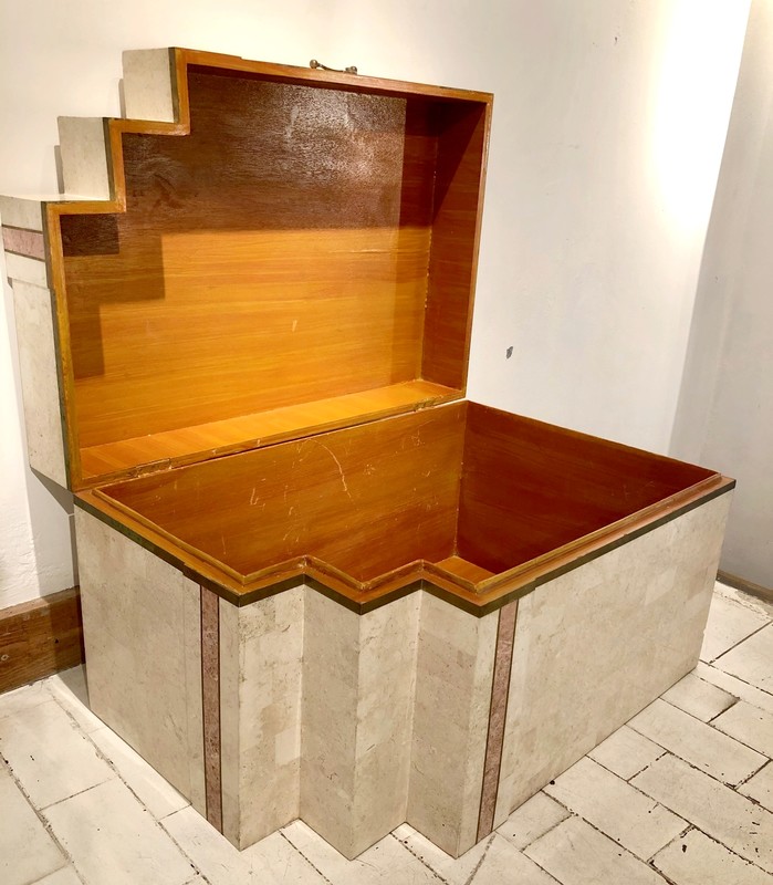 F 509 AV Marble and wood bar-coffre by Robert Marcius USA 1980