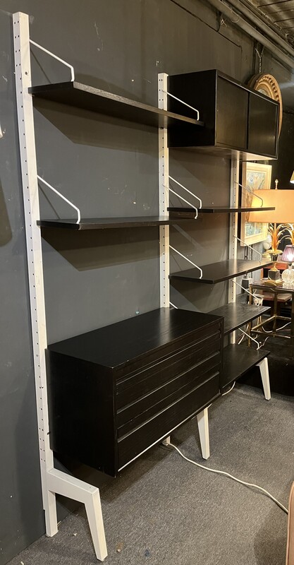 F 522 JC black and white wall unit by Poul Cadovius 