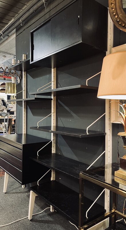 F 522 JC black and white wall unit by Poul Cadovius 