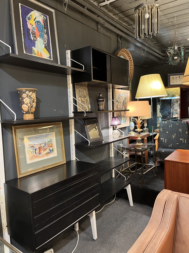 F 522 JC black and white wall unit by Poul Cadovius 