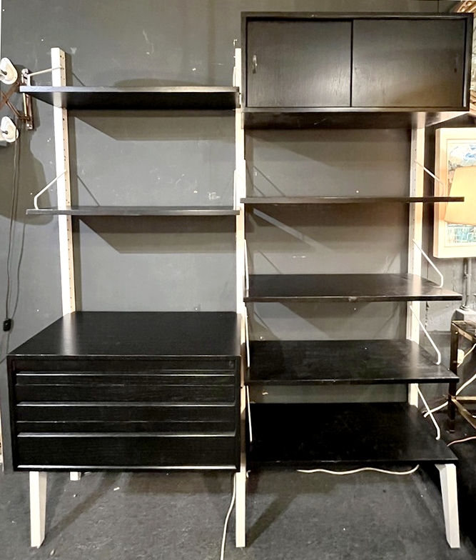 F 522 JC black and white wall unit by Poul Cadovius 