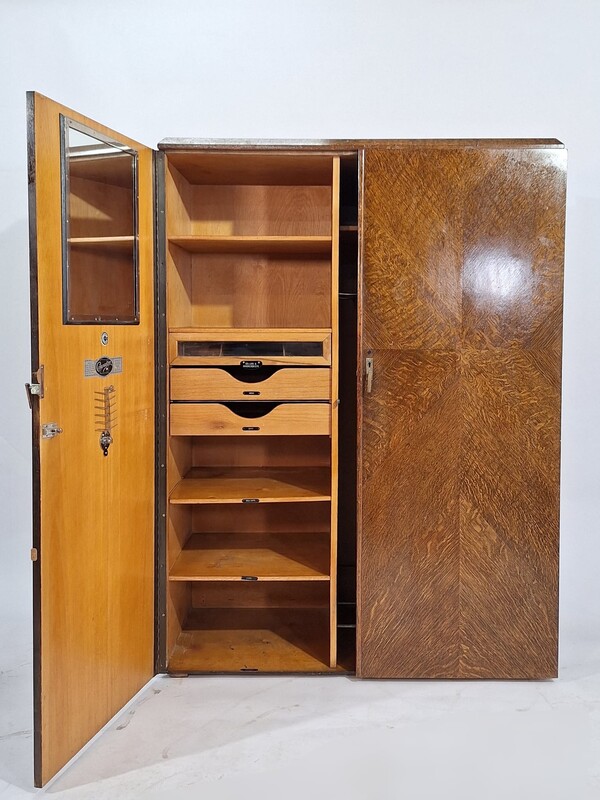 F 553 APO Compactum cabinet, circa 1940