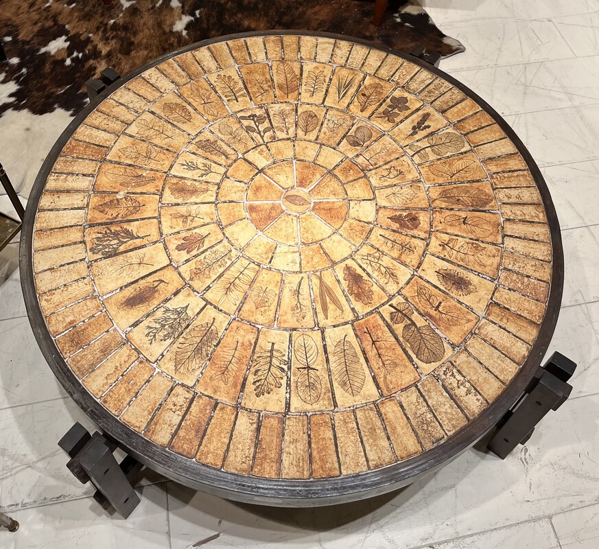 F 554 YO round ceramic tiles coffee table by Roger Capron 