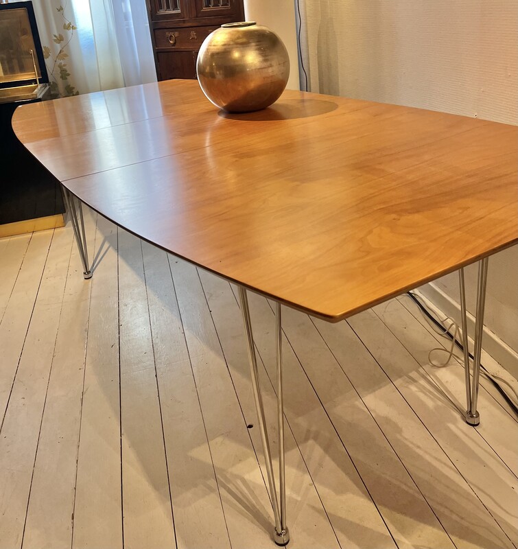 F 558 YD extendable design dining table 