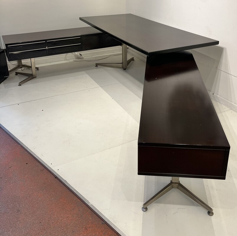F 583 APO large desk by Formanova 
