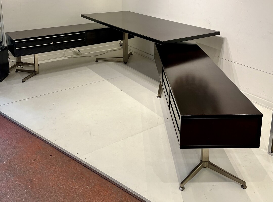 F 583 APO large desk by Formanova 