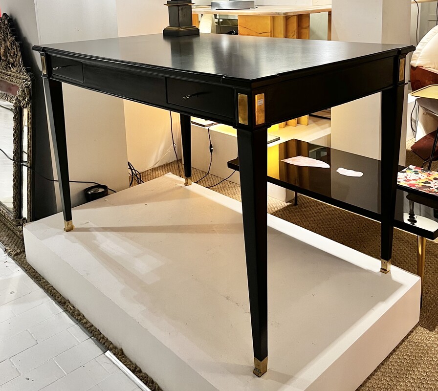 F 669 YD black laquered desk with brass details by Quinet 