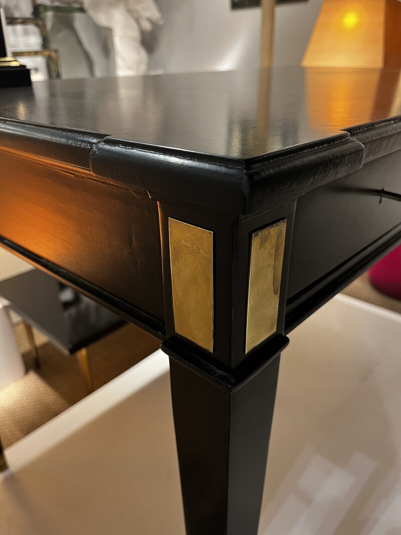 F 669 YD black laquered desk with brass details by Quinet 