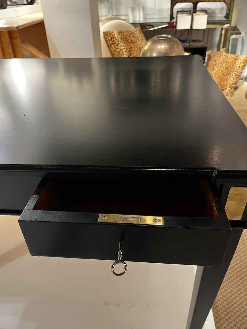 F 669 YD black laquered desk with brass details by Quinet 