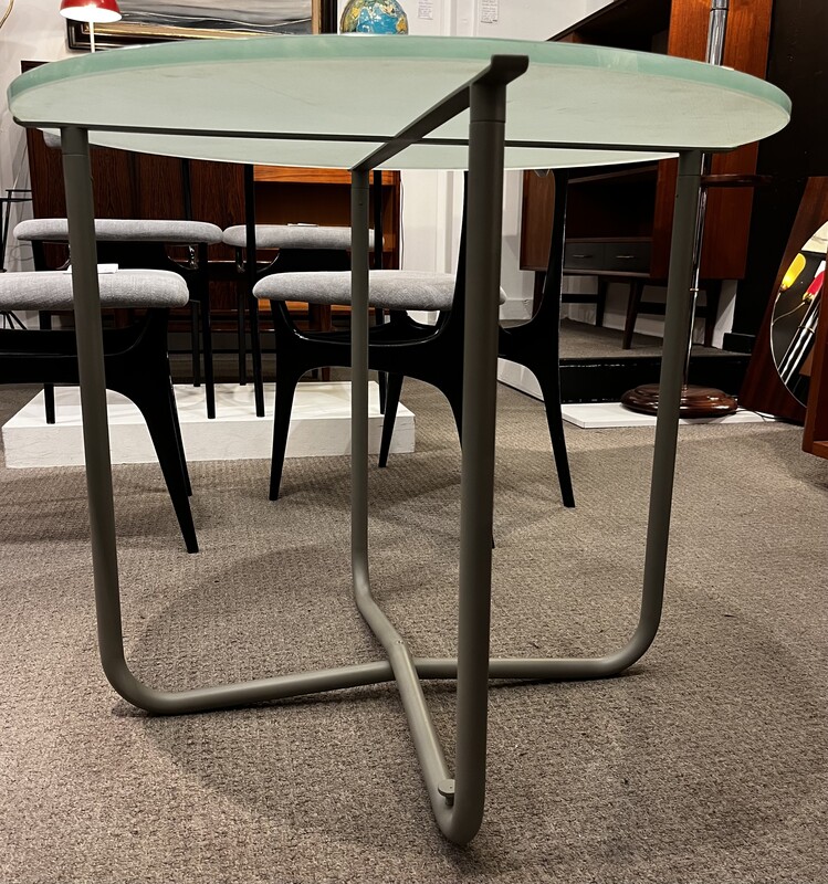 F 672 AS modernist « Bauhaus » table, circa 1930