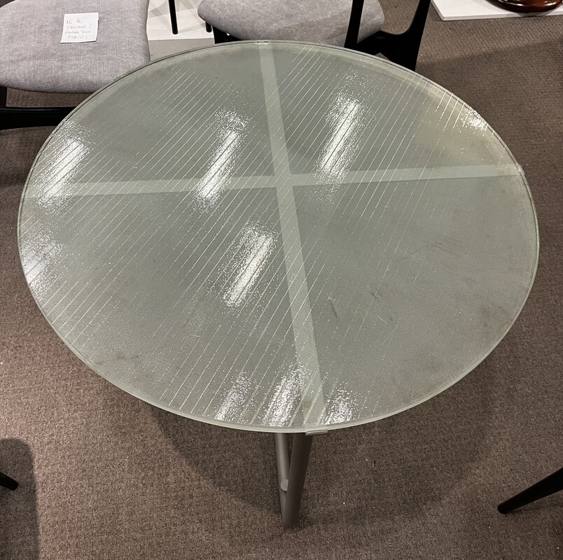 F 672 AS modernist « Bauhaus » table, circa 1930