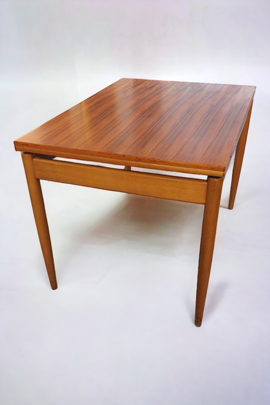 F 713 JC Adjustable dining table rosewood 1960s