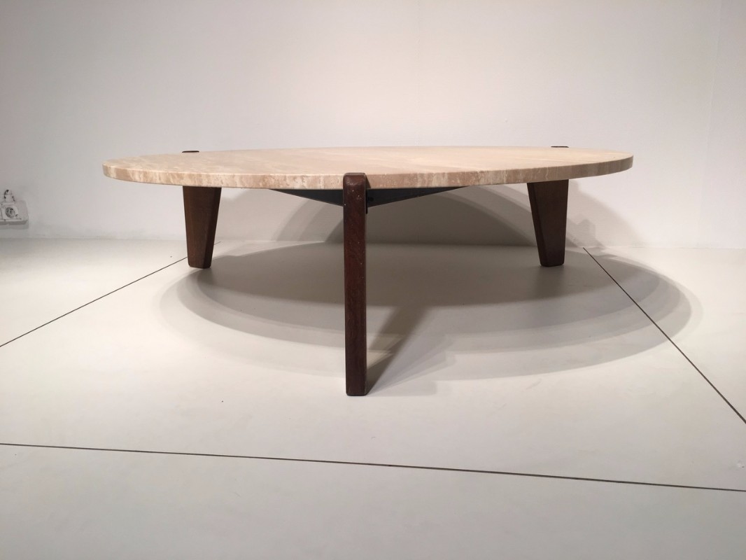 F 787 AG Table basse Jean Prouvé travertin et chêne France 1950