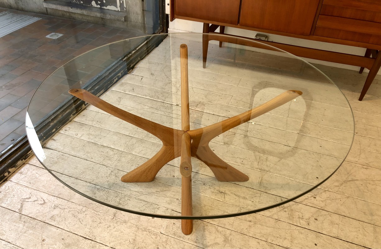 F 872 CW Illum Wikkelso coffee table 