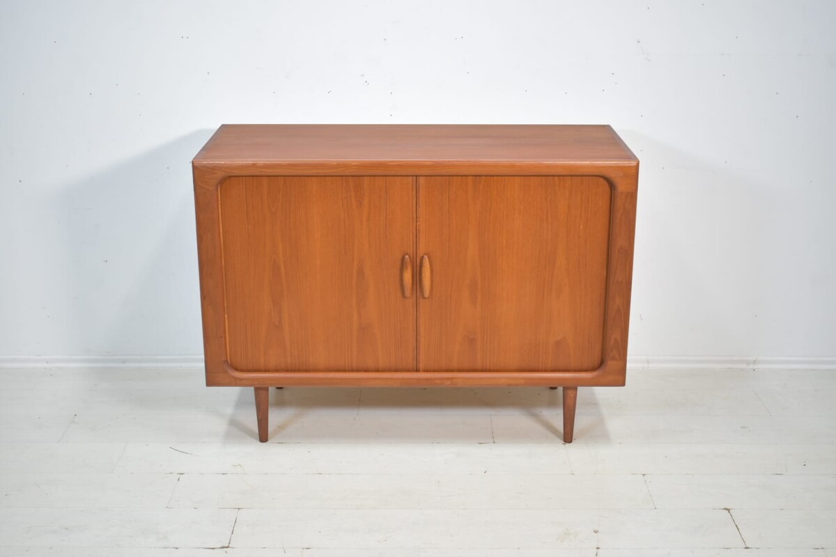 F 886 JC Teak sliding Doors sideboard by Dyrlund 1960s