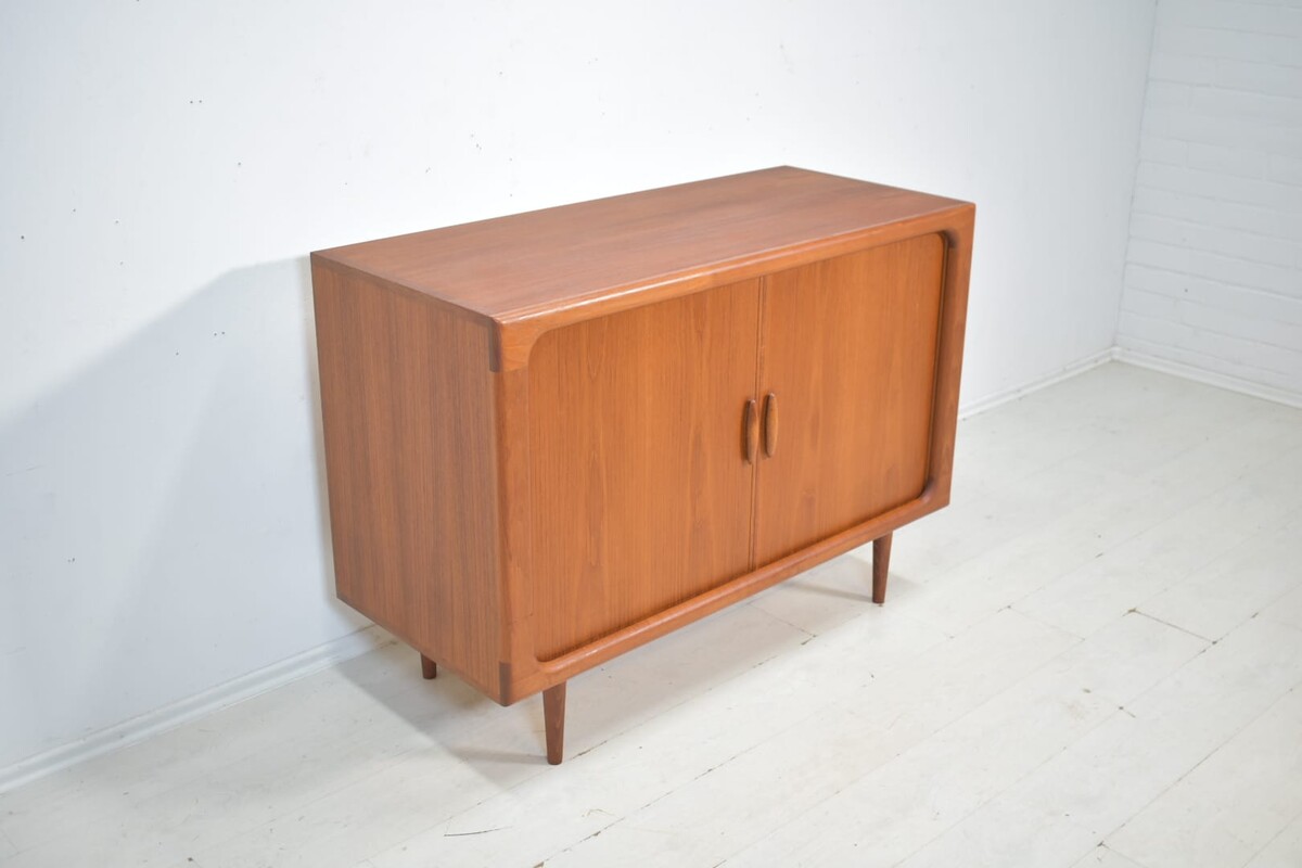 F 886 JC Teak sliding Doors sideboard by Dyrlund 1960s