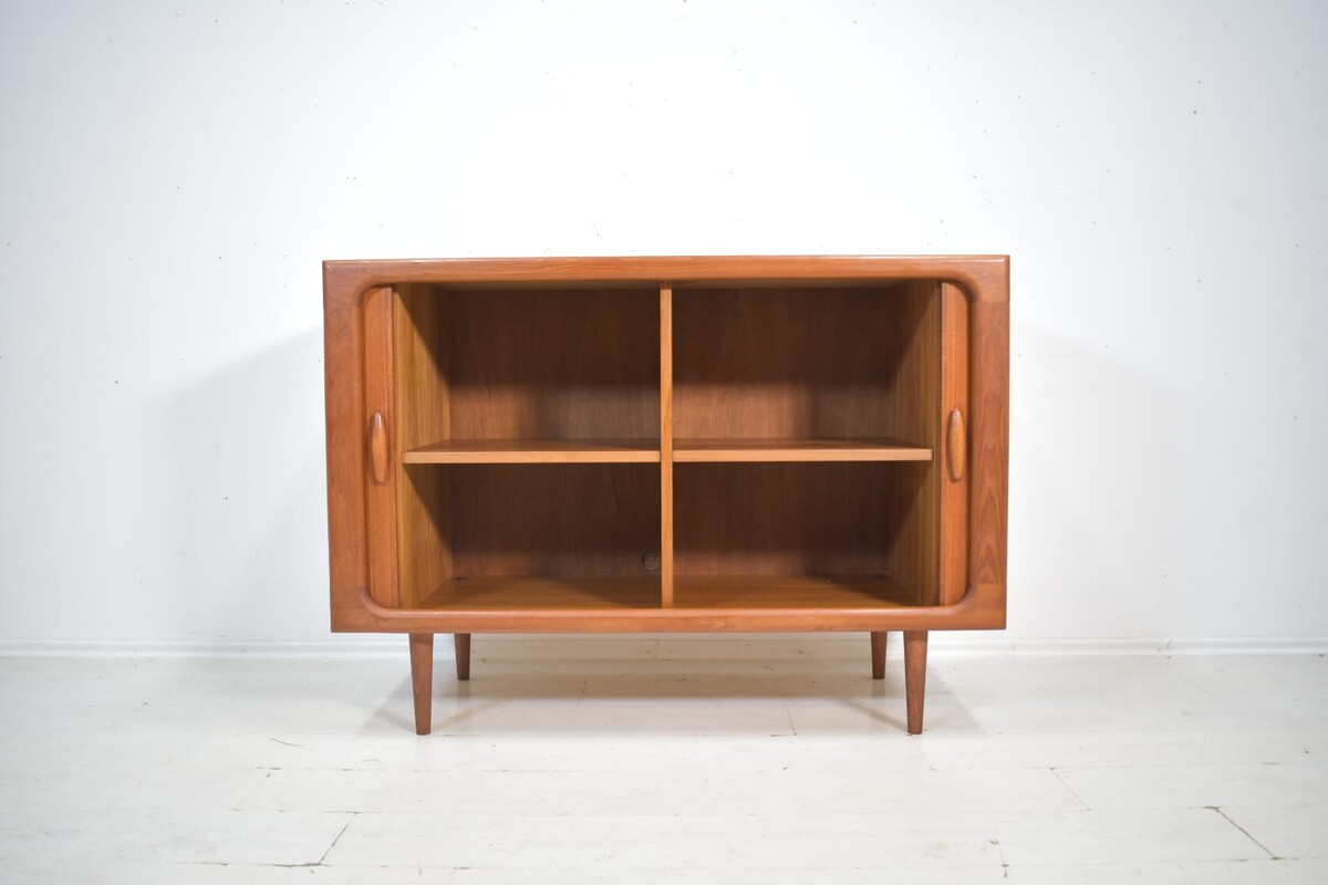 F 886 JC Teak sliding Doors sideboard by Dyrlund 1960s